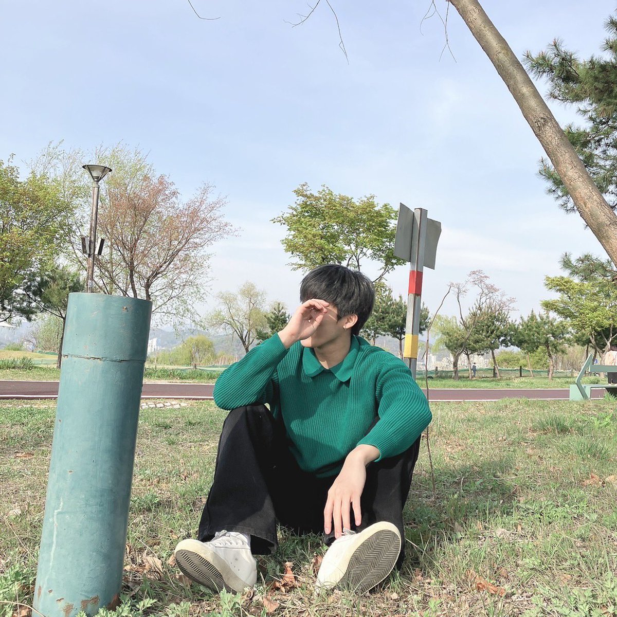 jengowoo's tweet photo. As I make friends with all things in nature, I’ll offer up some photographs again, it is like fighting under the sun. Everything here seemed to be in tune, including myself who is dressed casually in green. Of course, I’ll make you a new offer if you are interested in joining me. https://t.co/OWplEE07ct