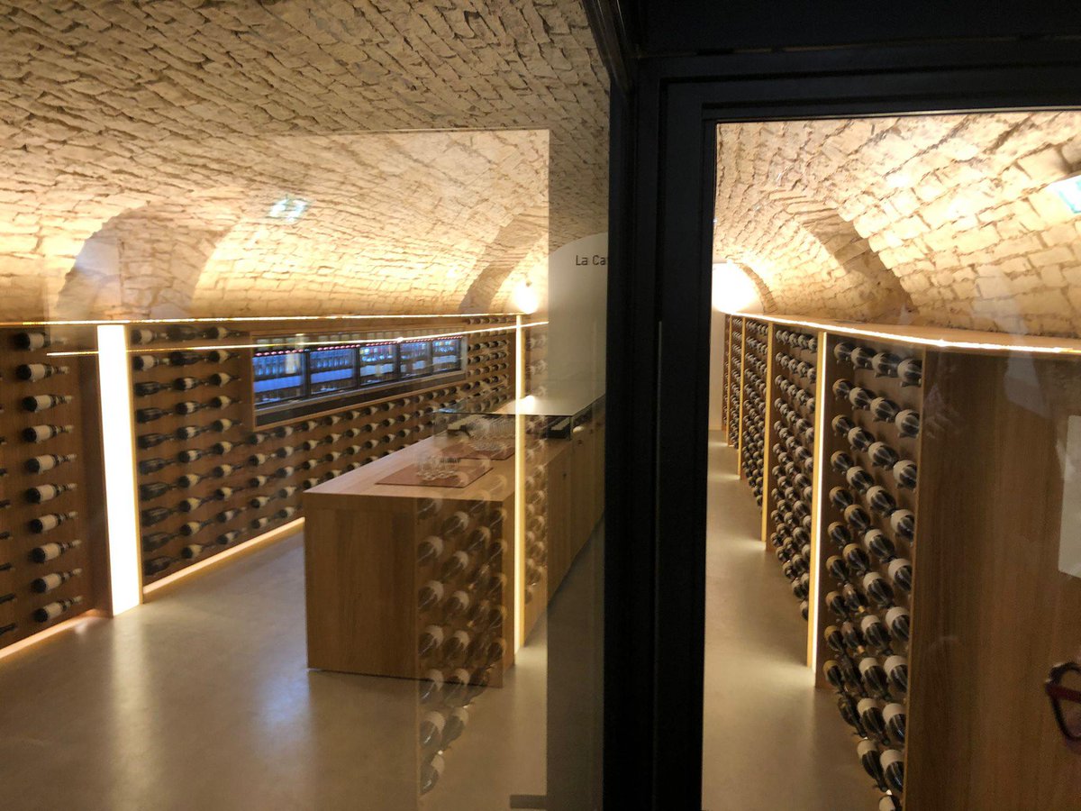 EiffageImmo's tweet photo. Aujourd’hui marque l’ouverture au public de la Cité internationale de la gastronomie et du vin de Dijon ! 

Ce projet d’envergure, mené par les différents métiers du groupe @eiffage, met à l’honneur notre savoir-faire d’aménageur-constructeur-promoteur➡️https://t.co/UTUXe9VVon https://t.co/HeC6QnyXBR