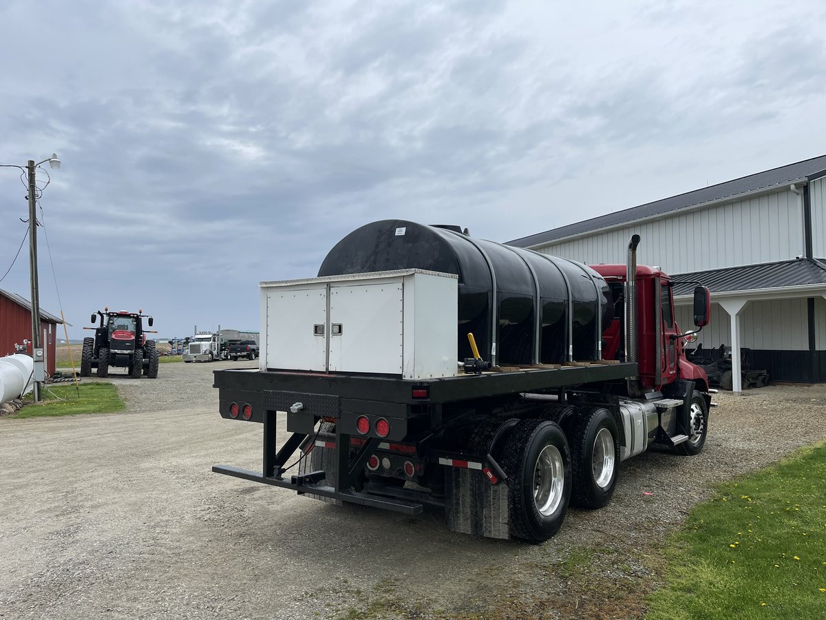 thereaLymanseed's tweet photo. New planter tender deck over and revised plumbing setup works! Now If it weren’t raining I’d be able to see leaks? 🤷🏼‍♂️ https://t.co/SDQH8ieft2