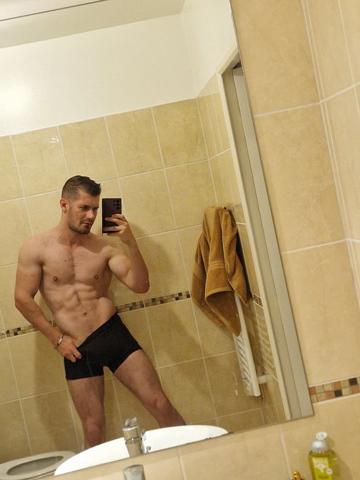 1 or 2 😉 What do you choose   https://t.co/49xFcm29TS https://t.co/282JV5Hrt1