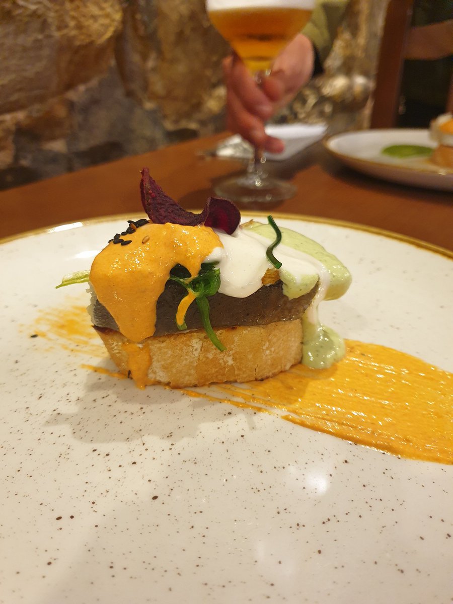 zazpikaleak's tweet photo. 🍽✅¡Seguimos con más propuestas!

#ConcursoDePintxos #ZKFW https://t.co/n6af4yObnb