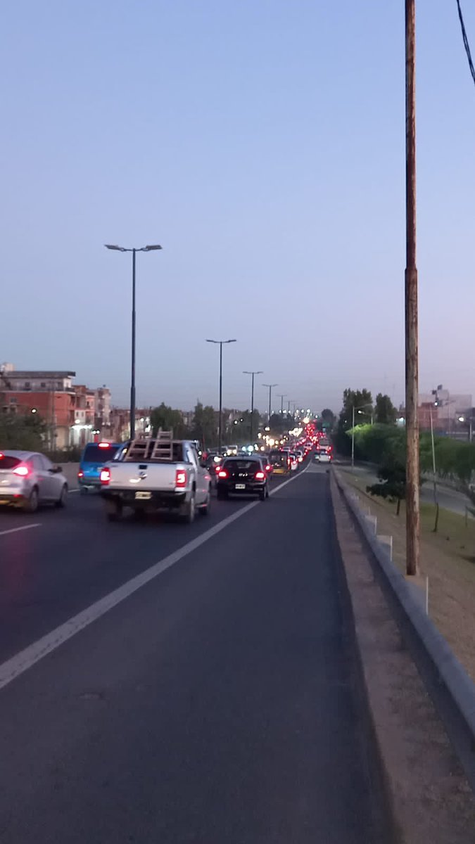 LomasTransito's tweet photo. Au Camino Negro con demoras altura Ejército de Los Andes sentido a Caba. https://t.co/BLEVOOPyUg