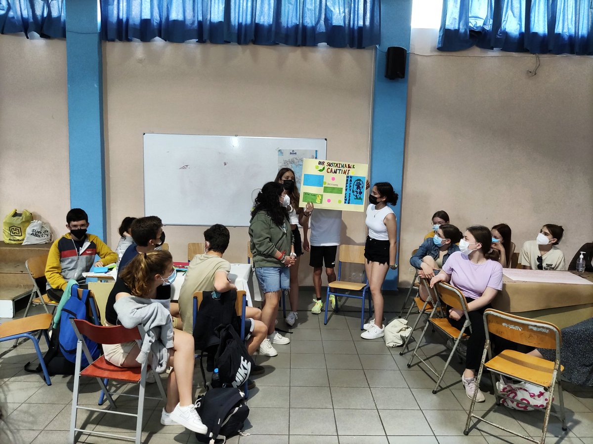 javierredondas's tweet photo. Our students from Candás (Spain) presenting their findings about "My sustainable way of life" in Maroussi (Greece) #ErasmusPlus #Scientix_eu #Scientix_es https://t.co/i17guWLGnK