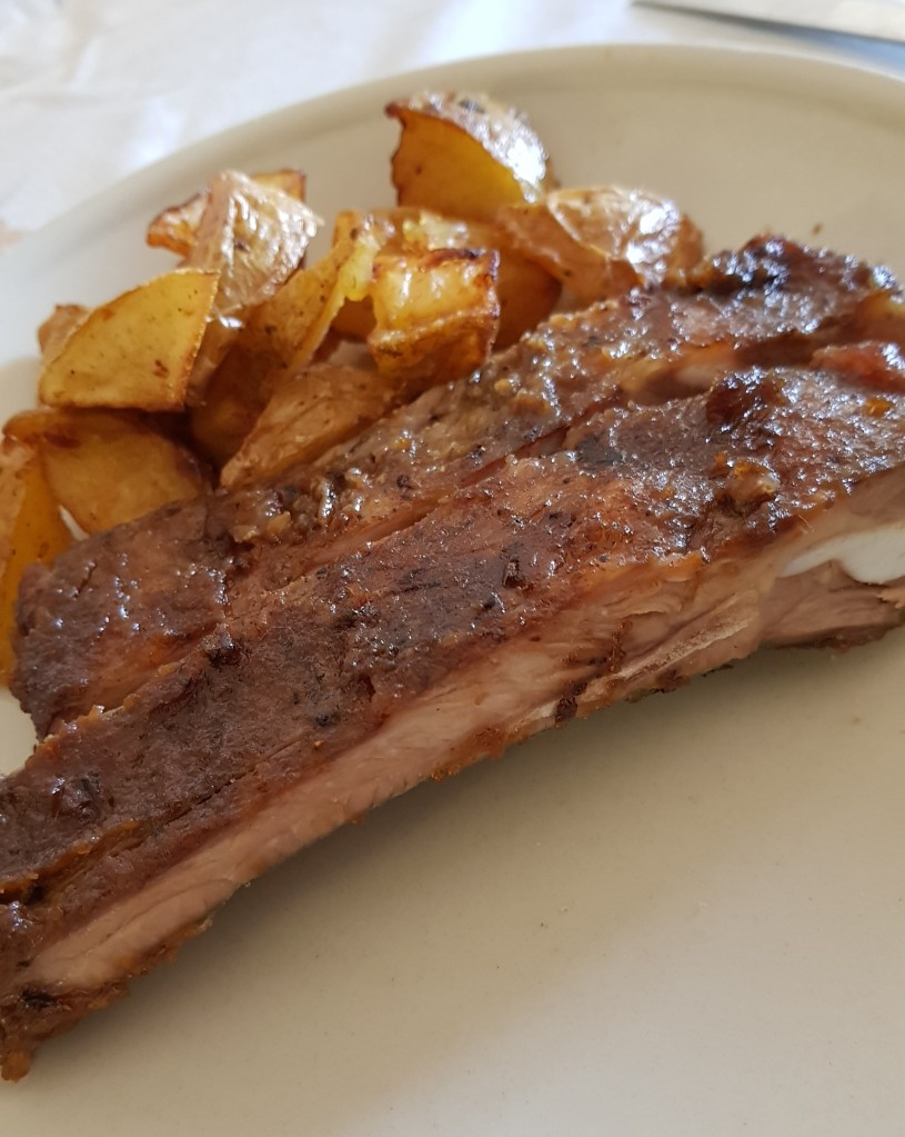 FlandePoster's tweet photo. Hola Flanes!!! Ya es viernes y os traigo una rica y jugosa #receta
Las #Costillas de la serie #HouseofCards
Espero que se os haga la boca agua tanto como a mi y las disfrutéis 😊😋
#ribs #recipe #FilmFoodFactory #BBQ #FlanDePoster https://t.co/ypgAQogSOJ https://t.co/SszslLXY54