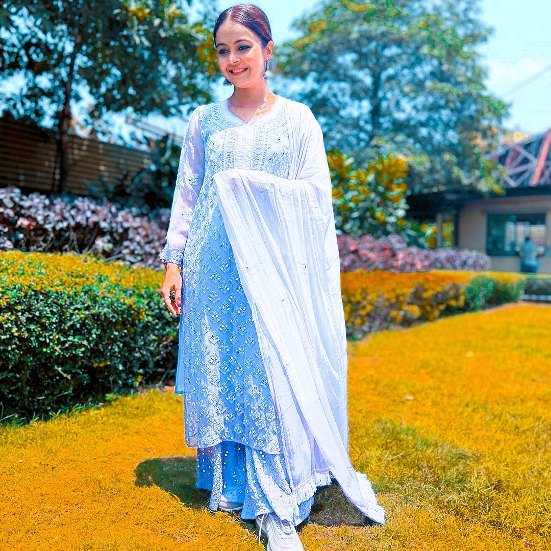 DevoVishal's tweet photo. Every Flowers is a Soul Blossoming in Nature 🌸❤️ @Devoleena_23 

#Devo #Devoleena https://t.co/JLgFpMH8qn