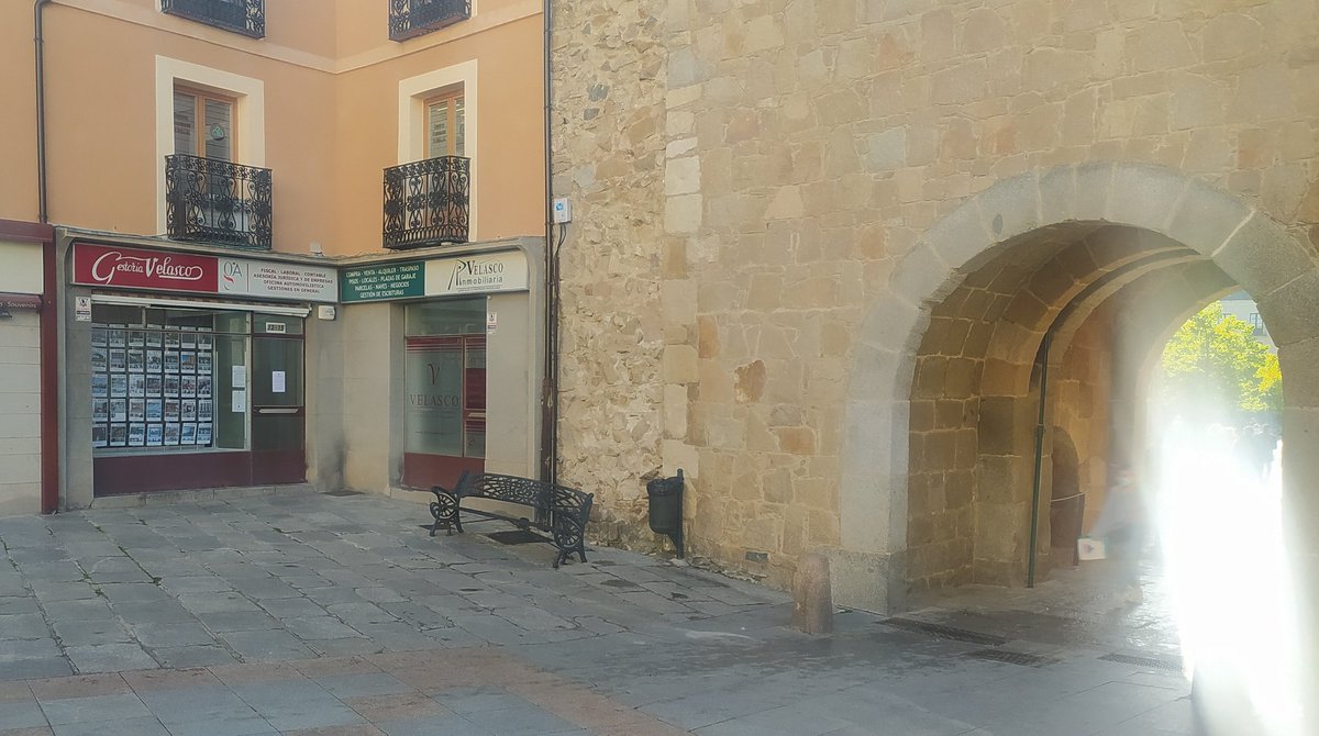 Nos encanta la luz de los viernes. 
Bueno, y de los lunes, martes, miércoles y jueves cuando ya hace buen tiempo.😁☀️

Recuerda que hoy estamos abiertos hasta las 14.30, para que no dejes nada pendiente este fin de semana y puedas disfrutarlo al máximo.

¡Te esperamos!