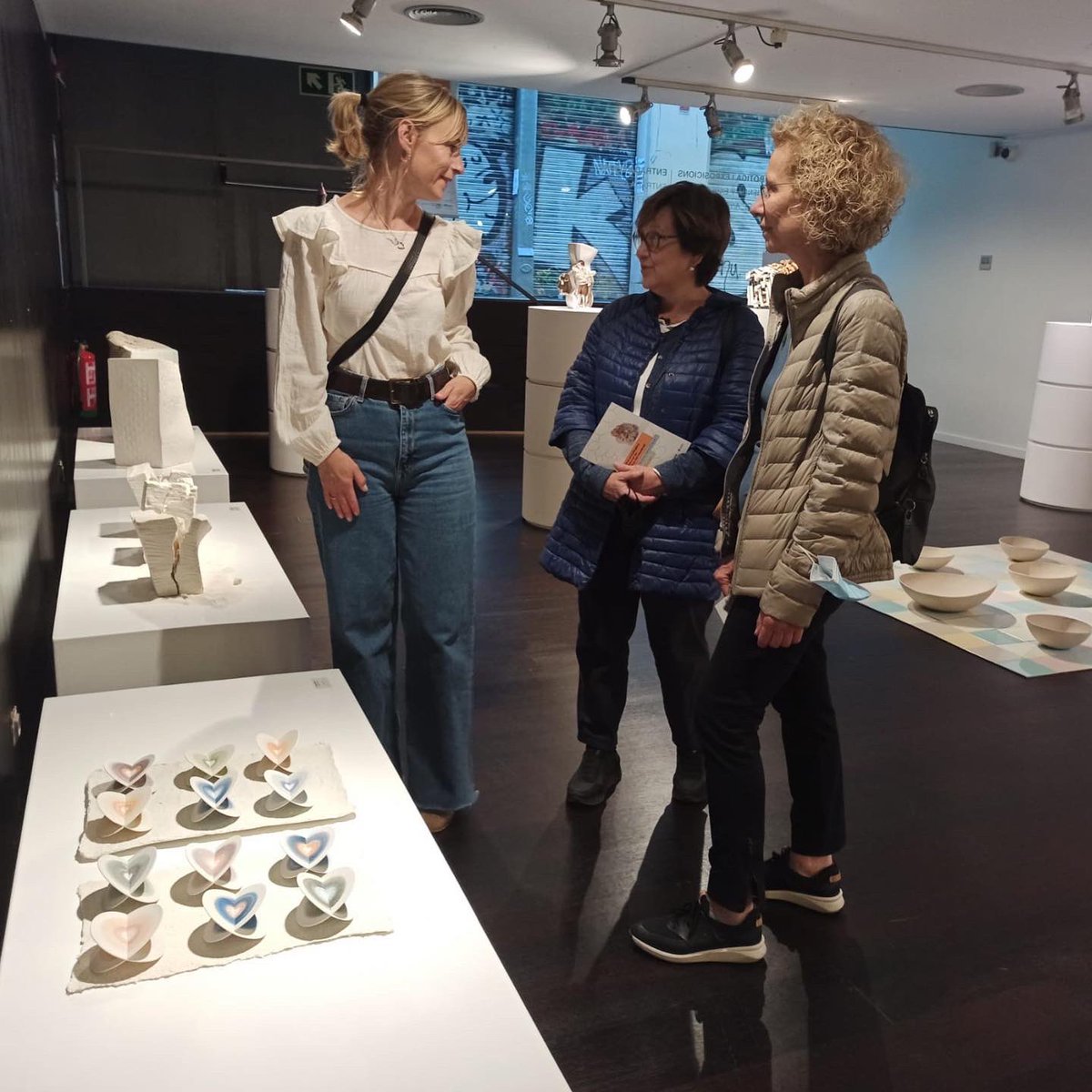 CulturaVendrell's tweet photo. Fins al 3 de juliol, gaudiu de l’exposició antològica de la Biennal de Ceràmica del Vendrell a @ccamcat (carrer Banys Nous, 11, de Barcelona).
Vivim l’art, vivim la ceràmica! 
#ElVendrell #EstimemLaCultura @elvendrell_cat https://t.co/c765tgX5O9