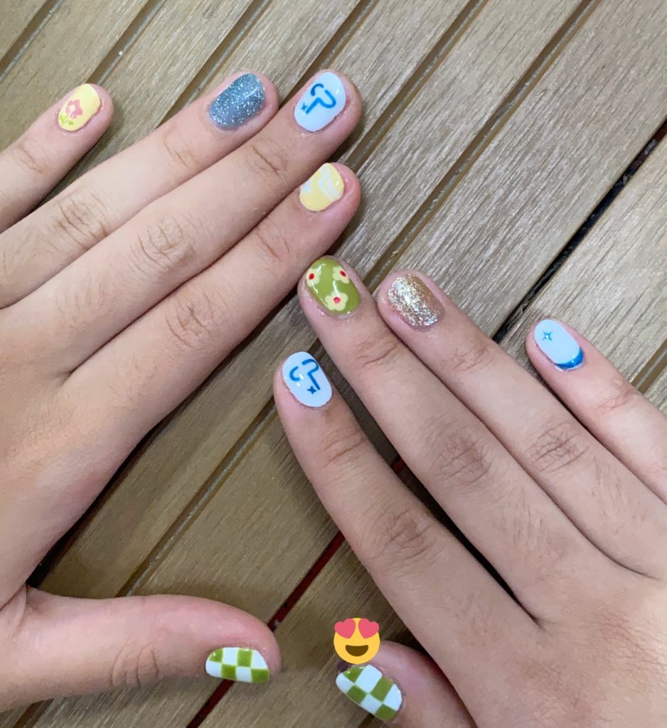 Natacha_aim's tweet image. My nail art ( ref by #thecode )
Design my me:-)🌻🗝

ออกแบบหมดเองครั้งแรกในชีวิต คือรอดมั้ย555555555