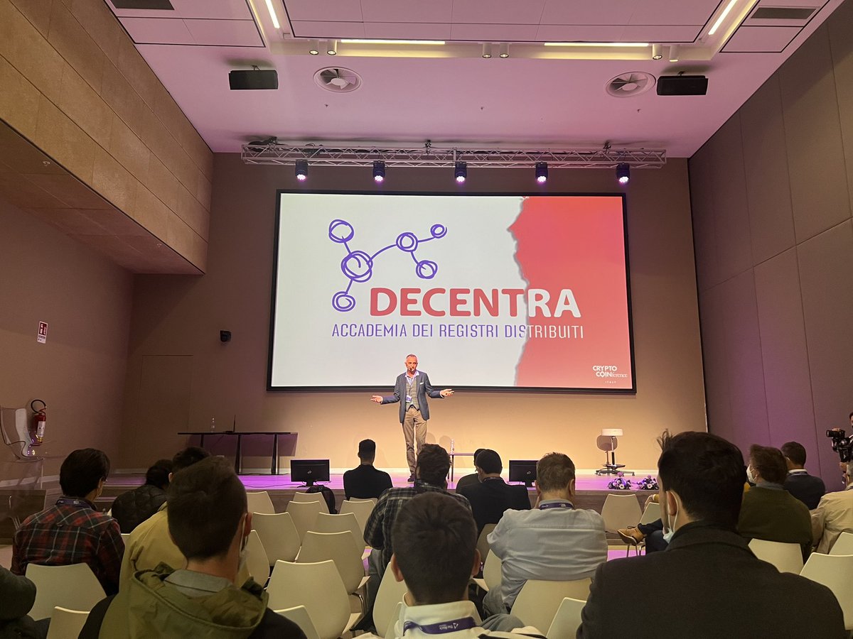 DavideFi's tweet photo. #Decentra academy, crypto association from Bologna, and #youngster, showing their love and friendship with #avalanche and @traderjoe_xyz and their intention of building on top of ecosystem.

Furthermore, Avalanche Italian Summit 2022 in Bologna has been hinted and is TBD https://t.co/r9pHm6eTGe
