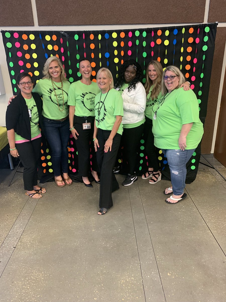 EducatorPd's tweet photo. We appreciate Team SDIRC! All of the teachers, staff and leaders are working together to support and inspire our students as they reach their goals! Thank you for making SDIRC a great place to work! @SDIRC_SUP @SDIRC_myhre @IRCSchools #MakeItHappen #TeamSDIRC #ThePowerOfTeam https://t.co/oyKVhH4Itq
