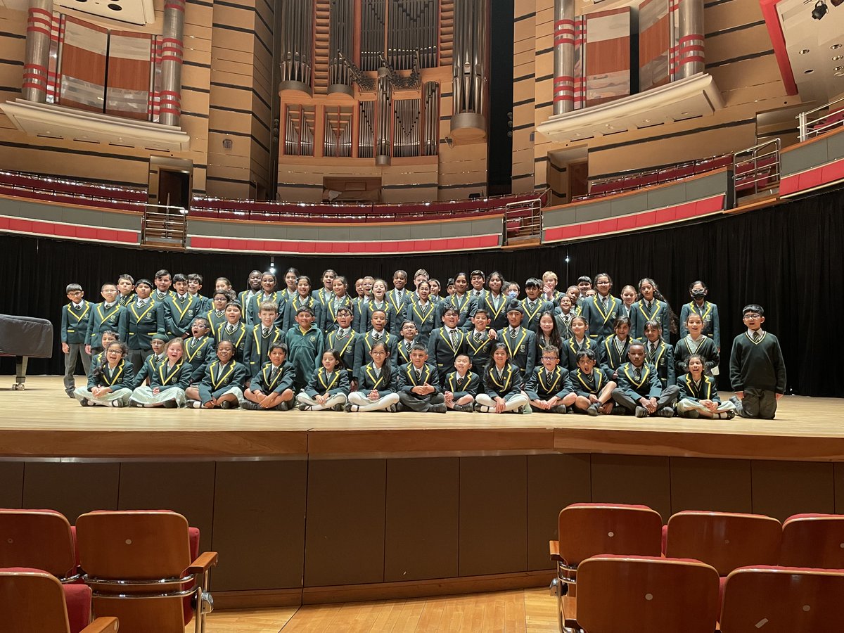 Years 3 to 6 had a fabulous morning of singing at Symphony Hall.  The Singing Playgrounds session was led by Ex Cathedra. The children all came back to school eager to share the songs they had learned.  At the end of the session, they had the opportunity to go onto the stage.