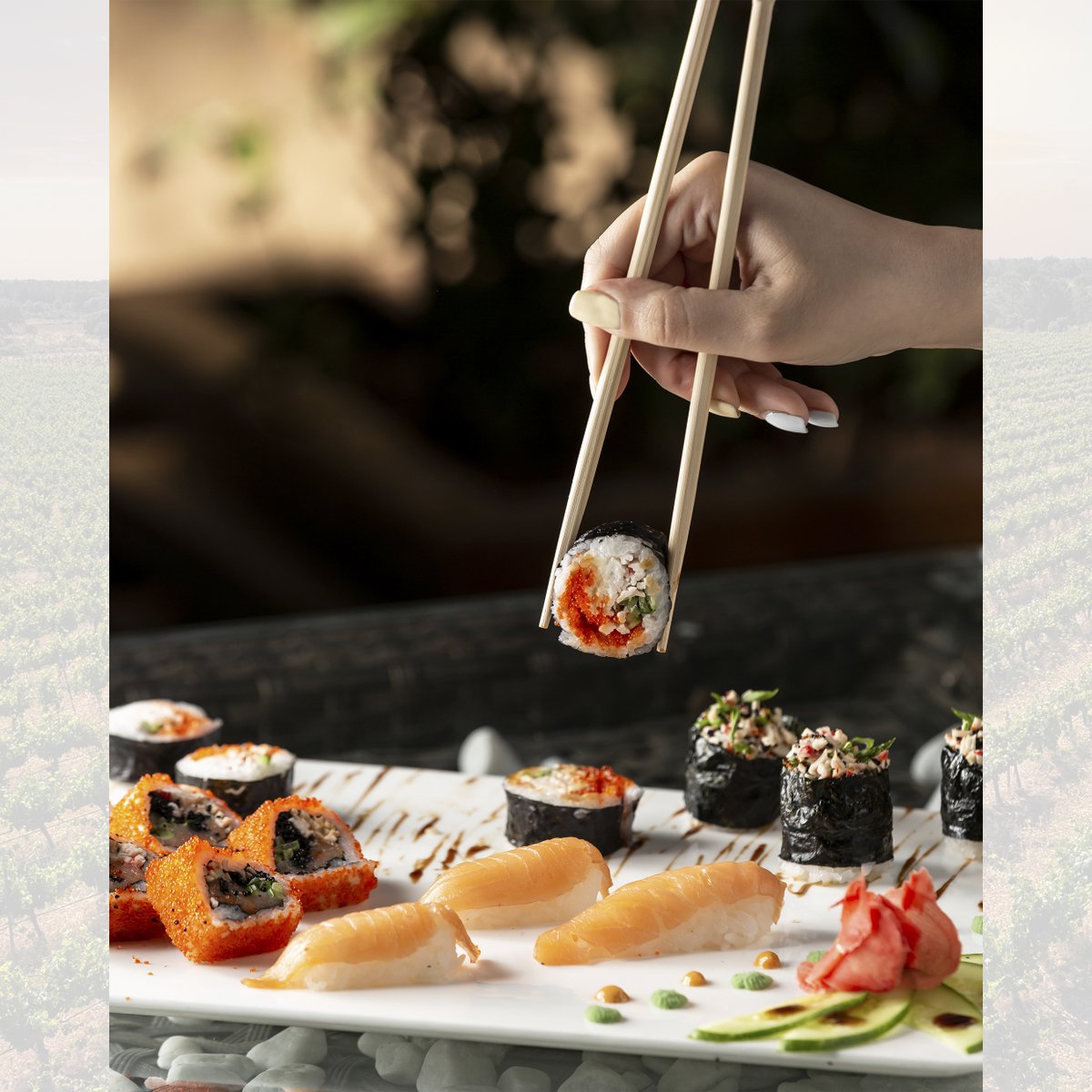 ¡Combinación ganadora!

Hoy os recomendamos un maridaje diferente para comenzar con el fin de semana.

Por una parte, nuestro SITRAMA LIGNUM y sobre el plato una variedad de vuestras piezas de sushi favoritas.

#vino #wine #spain #winelovers #españa #food #bodega #redwine