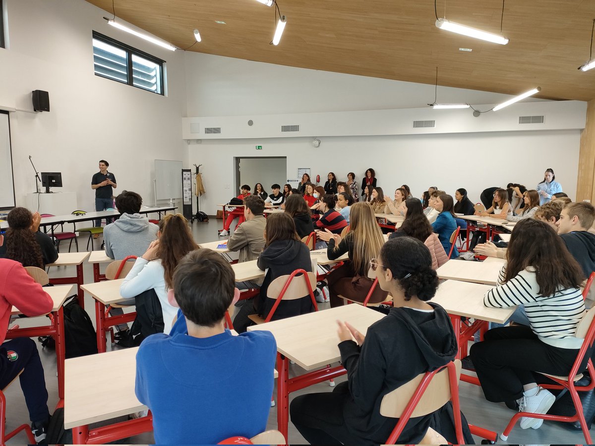 AudibertiLyc's tweet photo. Paul Galvan💕, 🇫🇷BacPromo2010Ita Euro 🇮🇹 Traducteur 🇪🇺@Europarl_lu rencontre #Esabac🇮🇹 #EuroItalien 🇮🇹#SPEllce🇬🇧 #SPEhgéopo
Programme #BackToSchool
Témoigner, échanger, connaître Parlement Européen
#ParcoursCitoyen #ParcoursAvenir
@ItalienAcNice @DRAREIC_PACA
@Europe2022FR https://t.co/D4iaTf9inP