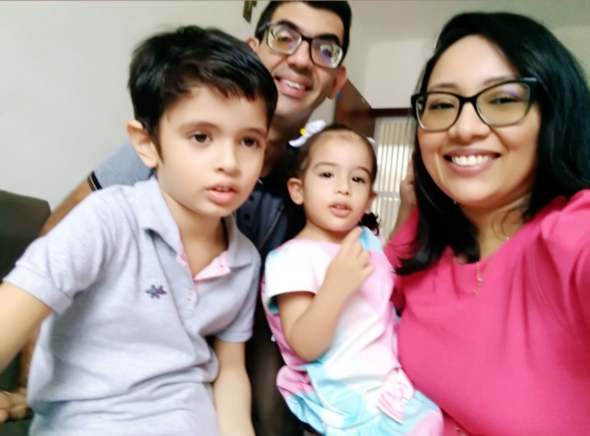 luanasfmartins's tweet photo. “Que os filhos vejam em seus pais um exemplo de entrega, de amor sincero, de ajuda mútua, de compreensão, e que as ninharias da vida diária não lhes ocultem a realidade de um afeto que é capaz de superar seja o que for”. https://t.co/t80FqMqIoD
