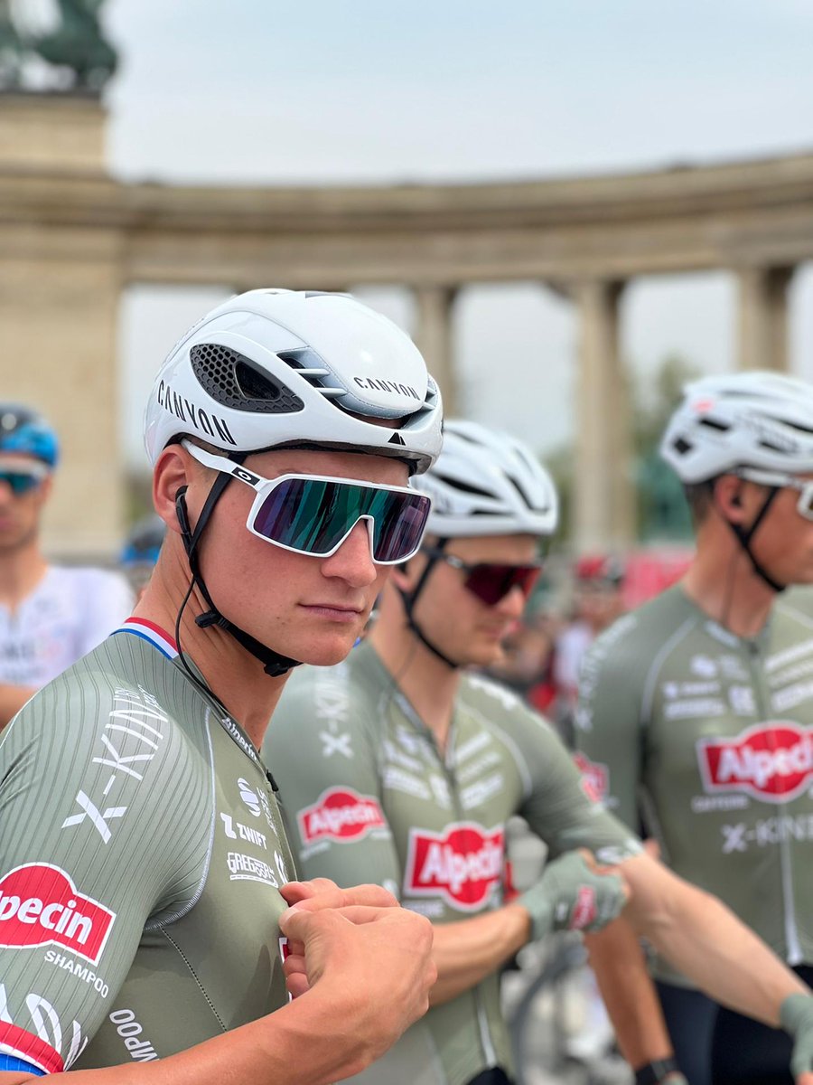 AlpecinPT's tweet photo. #Giro

Andiamo! 🙌 https://t.co/IhzWsbCsXK