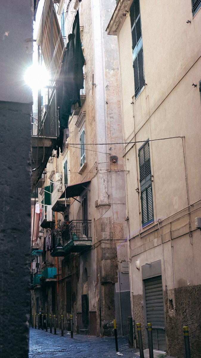 sofiascuotto's tweet photo. #StreetPhotography in #Napoli, 2022: narrow alley and clothes hanging in the sun
#FujifilmX100S #Fujifilm #FujifilmItalia https://t.co/nC6Fl72EuO
