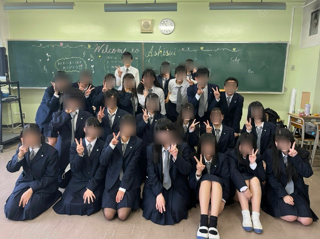 ashisuibrass's tweet photo. 諏訪の原公園での合奏お疲れ様でした…！
たくさんの人に見てもらうことができて部員一同とても嬉しいです☺️

本日は新入生歓迎会を行いました🥳🤩
1年生の皆さん、あしすいに入部してくれてありがとうございます❤️✨

これからも私たちで素敵なあしすいサウンドをつくっていきましょう🥰

#あしすい https://t.co/tFVwlLqPw6