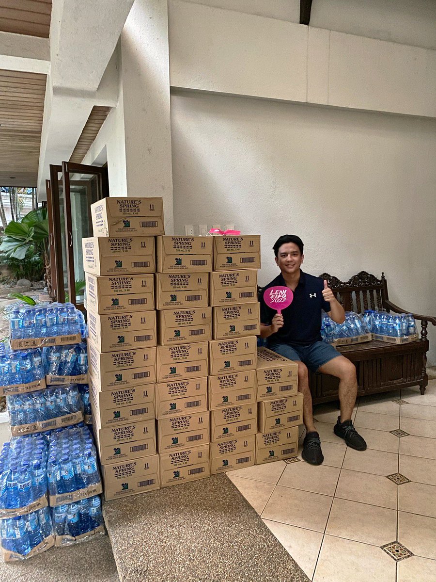 Hi Kakampink Volunteers and Supporters! We’re already working on making sure everyone will be well hydrated tomorrow! See you!! 🥳💗🌸🙏🏼 
#MakaTindig
#IpanaloNa10ToParaSaLahat
#LetLeniKikoLead2022 
#AngatBuhayLahat