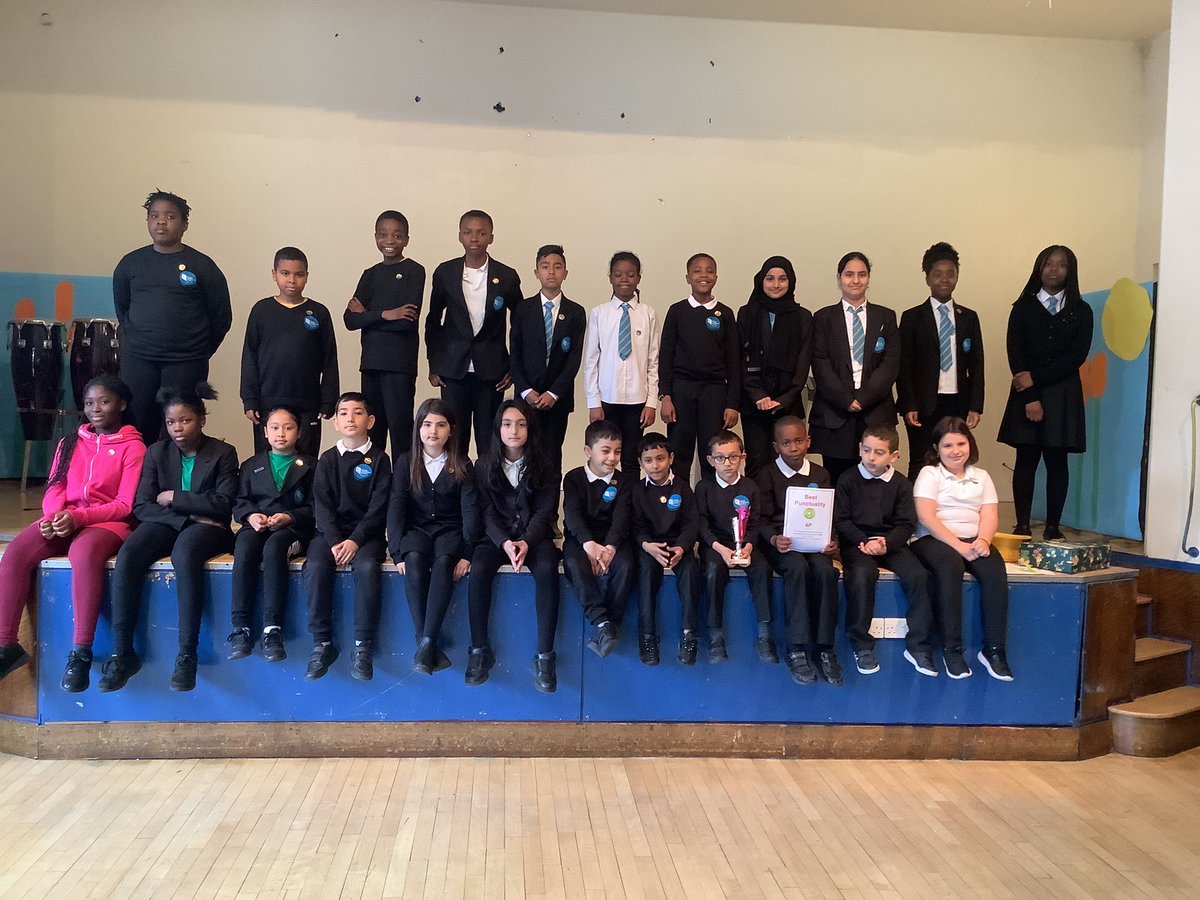 OldhillSchool's tweet photo. @OldhillSchool #praiseassembly Great work, excellent behaviour and the best punctuality&attendance. Wishing Year 6 a restful weekend before next weekβs SATs! https://t.co/24CngExHMj