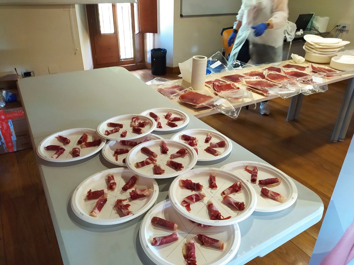 SensProject's tweet photo. Hoy estamos en Barcelona realizando una Cata de Jamón y Paleta para consumidores
Gran experiencia
@CampusTorribera
#sensproject
# https://t.co/RTivGzzrWb