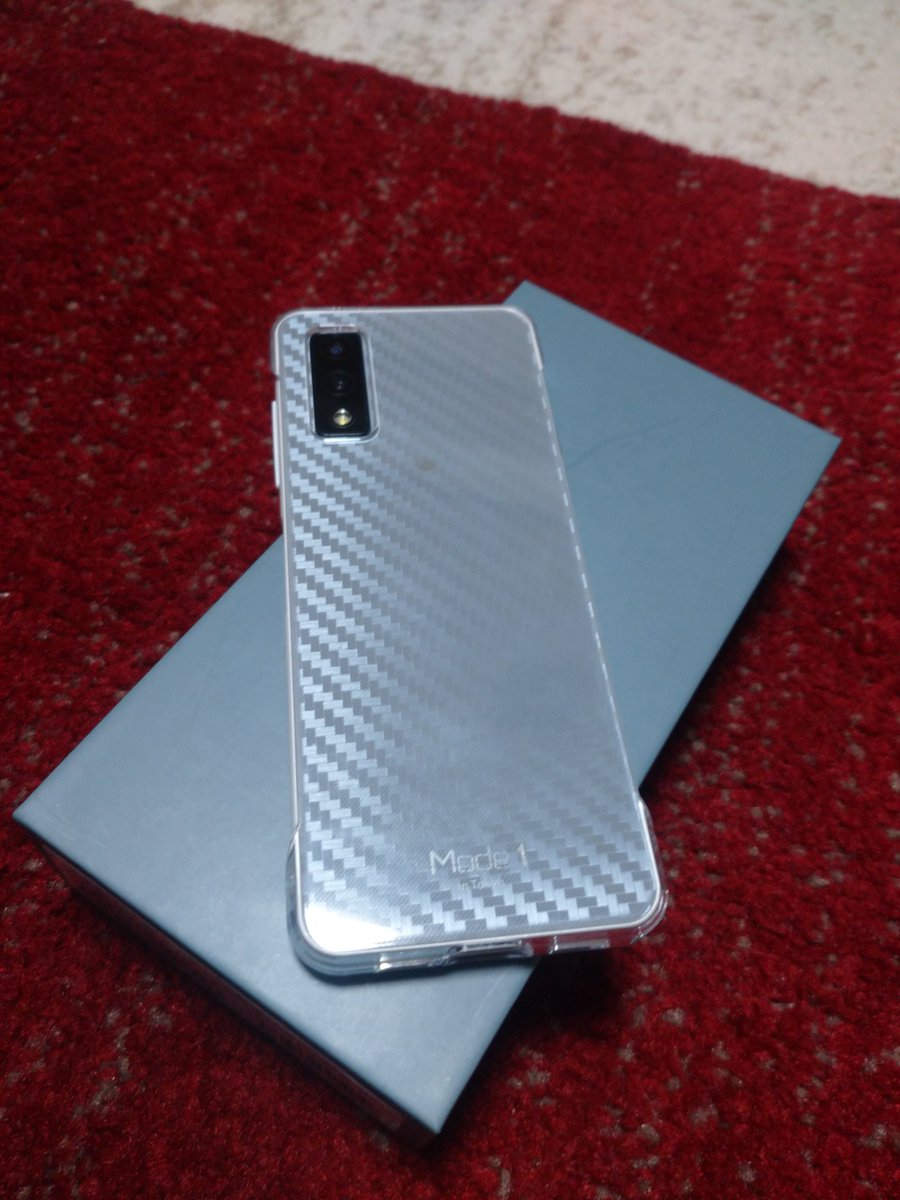 yamato_PRTeam's tweet photo. 端末はMode1gripを購入 新品なのに1万円で売られてます(o_o)小さいのが良かったし性能は気にしないしね。オモチャだと思って。
なかなかの小ささ。AQUOSsense4と比べてこんな感じで手に持って耳につけるとしっくり来る大きさ
#ガジェット #mode1grip https://t.co/5M1upCaKCx
