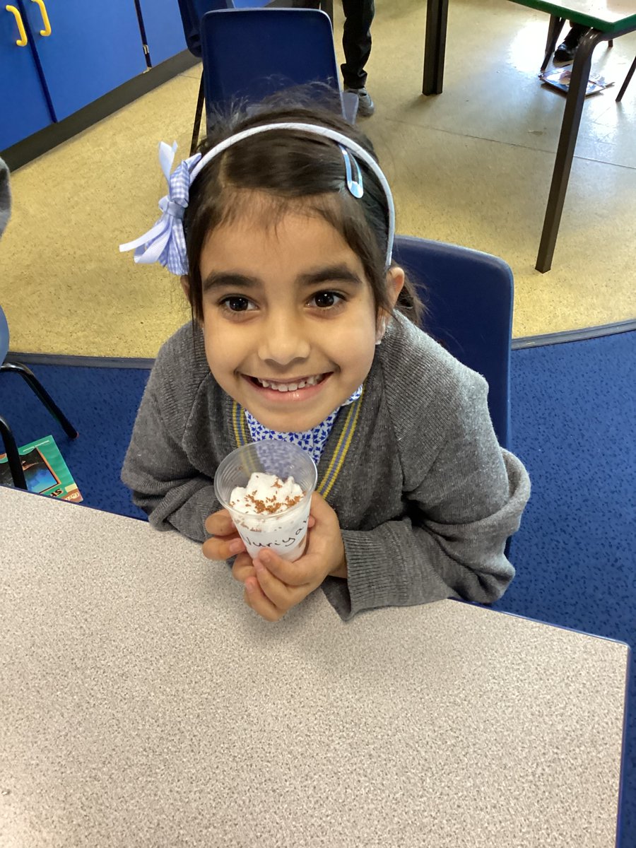 StainesPrepYr2's tweet photo. #StainesPrepYear2 have been learning about germination in #StainesPrepScience. The pupils are looking forward to watching their cress seeds grow. #StainesPrepBeYourBest https://t.co/xgsQ2Qu32O