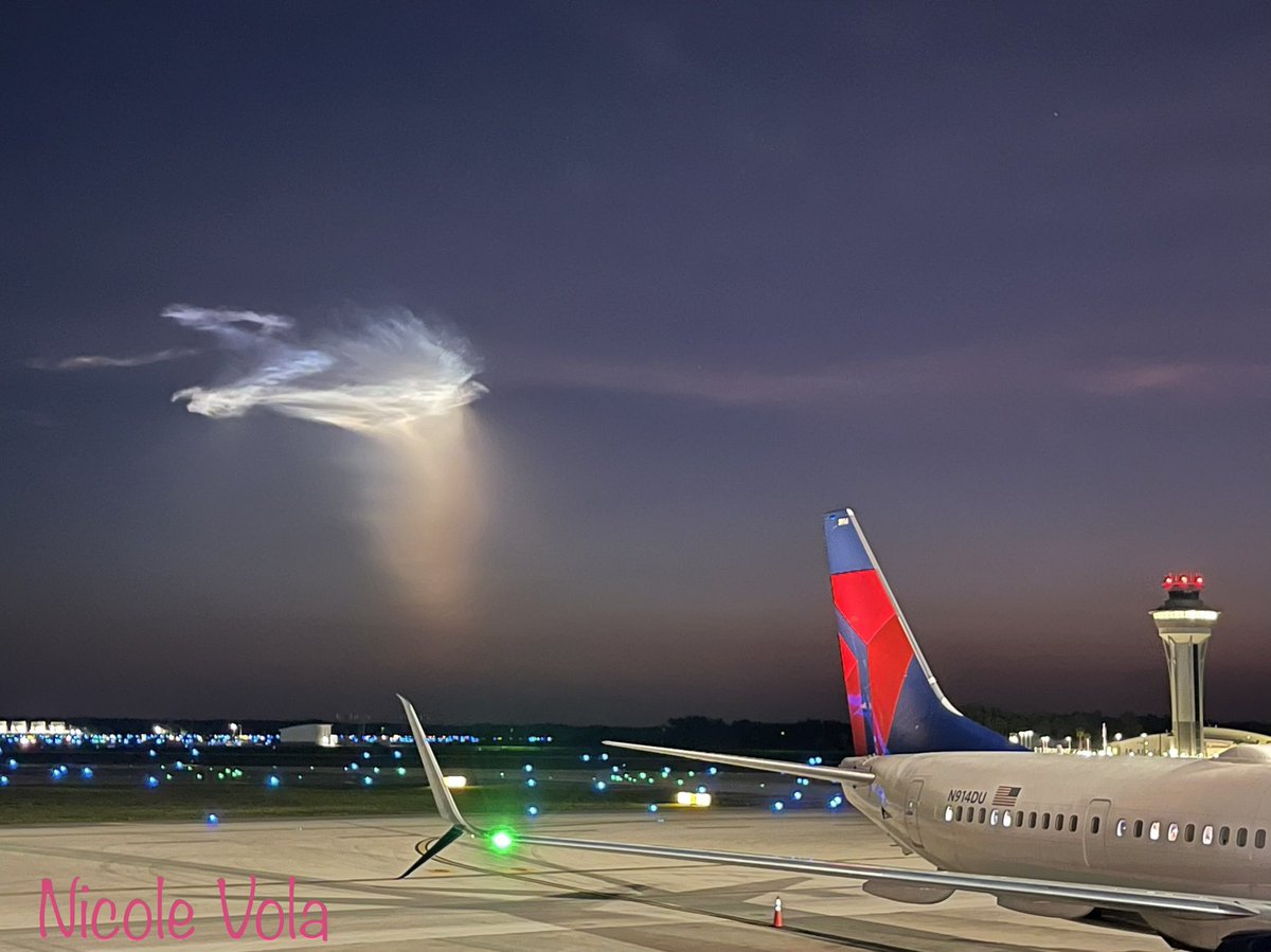 PrincessV213's tweet photo. #spacexjellyfishcloud @MattDevittWINK @winknews #rsw #ftmyersflorida https://t.co/So5auxyzI2