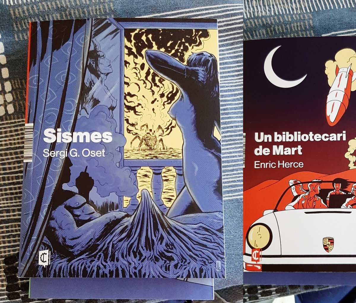 filiprim75's tweet photo. Doncs se m'ha girat feina 😁😁 Per fi han arribat a la @La_Bookman_ #TheToxicTwins @Chronos_cat @enric_herce @SergiGOset #sismes #UnBibliotecarideMart @danielgenis #UnsDéusFerotges @LesMalesHerbes #cificat https://t.co/QgG4JsnP6p