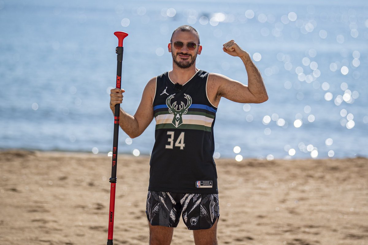 MatchroomPool's tweet photo. No, it’s not the new cast of Baywatch, it’s @AlexKazakis and @MichaelBridge_ paddle boarding!

Feature dropping today 🤣

#WorldPoolMasters https://t.co/ciDOiLMb1f