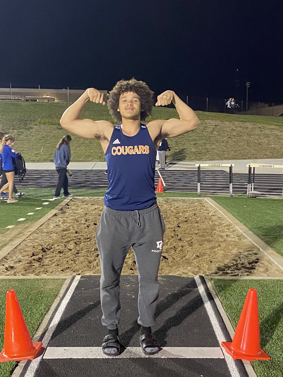 Business isn’t finished! Dakota Flippo finished 2nd in discuss! Malakhi Redman finishes 5th with an insane jump of 21’-4”!!! They’re moving on to Sectionals! One step away from State!