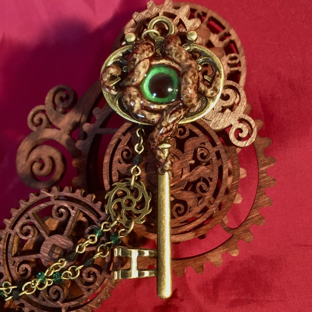 Chihokomoriya's tweet photo. Today's my new work of Cyaegha Necklace is now on sale at the handmade marketplace minne. The price is 1700yen. https://t.co/0acpxI0CAn #cthulhu #cthulhumyth #HPLovecraft #lovecraft #Cyaegha #handmade #diy #craft #art #accessories #necklace https://t.co/WHV0Rr2LAv