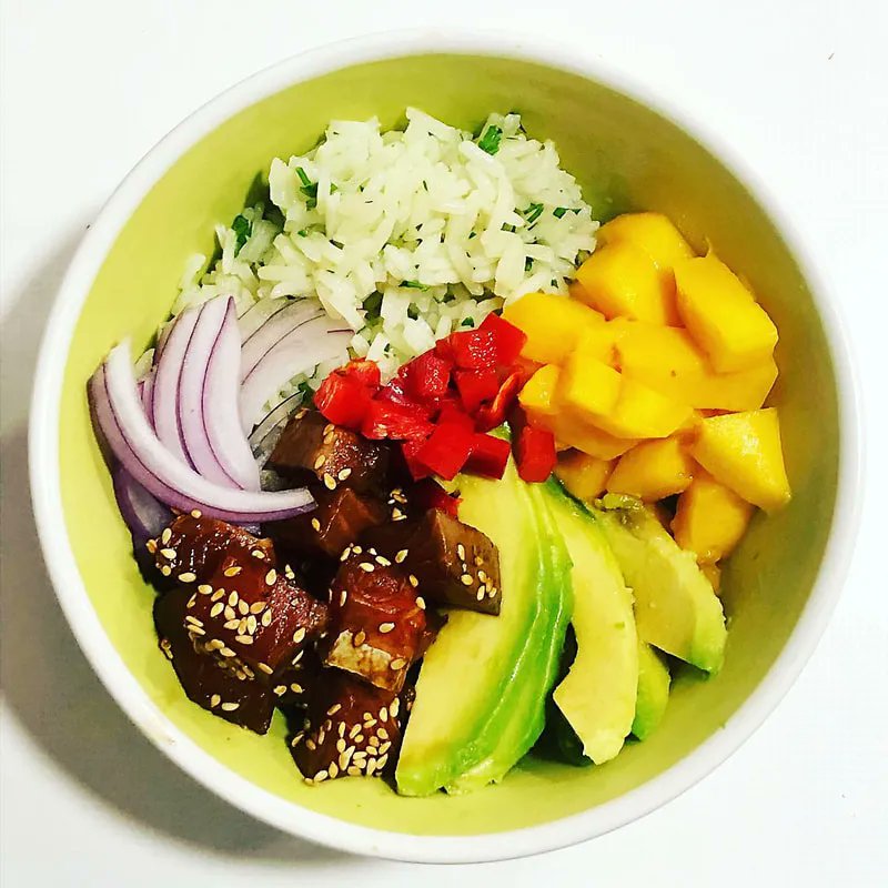 cookpadrecetas's tweet photo. Te presentamos...el #poke! Un plato de aprovechamiento hawaiano inventado los pescadores locales para comerse los restos de las capturas del día con arroz, algas, vegetales o frutas. Pruébalo en casa con #CookpadRecetas https://t.co/s00Tv8V6hq #ElijoCocinar #ChoosetoCook https://t.co/txP62xTh9W