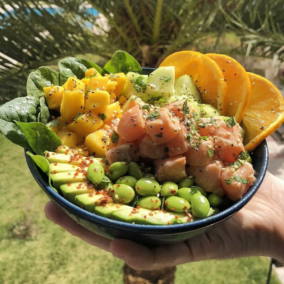 cookpadrecetas's tweet photo. Te presentamos...el #poke! Un plato de aprovechamiento hawaiano inventado los pescadores locales para comerse los restos de las capturas del día con arroz, algas, vegetales o frutas. Pruébalo en casa con #CookpadRecetas https://t.co/s00Tv8V6hq #ElijoCocinar #ChoosetoCook https://t.co/txP62xTh9W