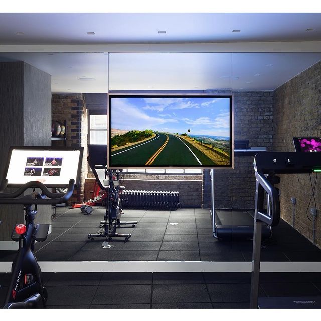 Isn't this the best way to start your morning and end your day? Cornflake are expert home automation integrators; be it any room, we bring it to life with innovative home technology, simple, efficient and seamless. 

Get in touch today—hubs.ly/Q019HPYY0