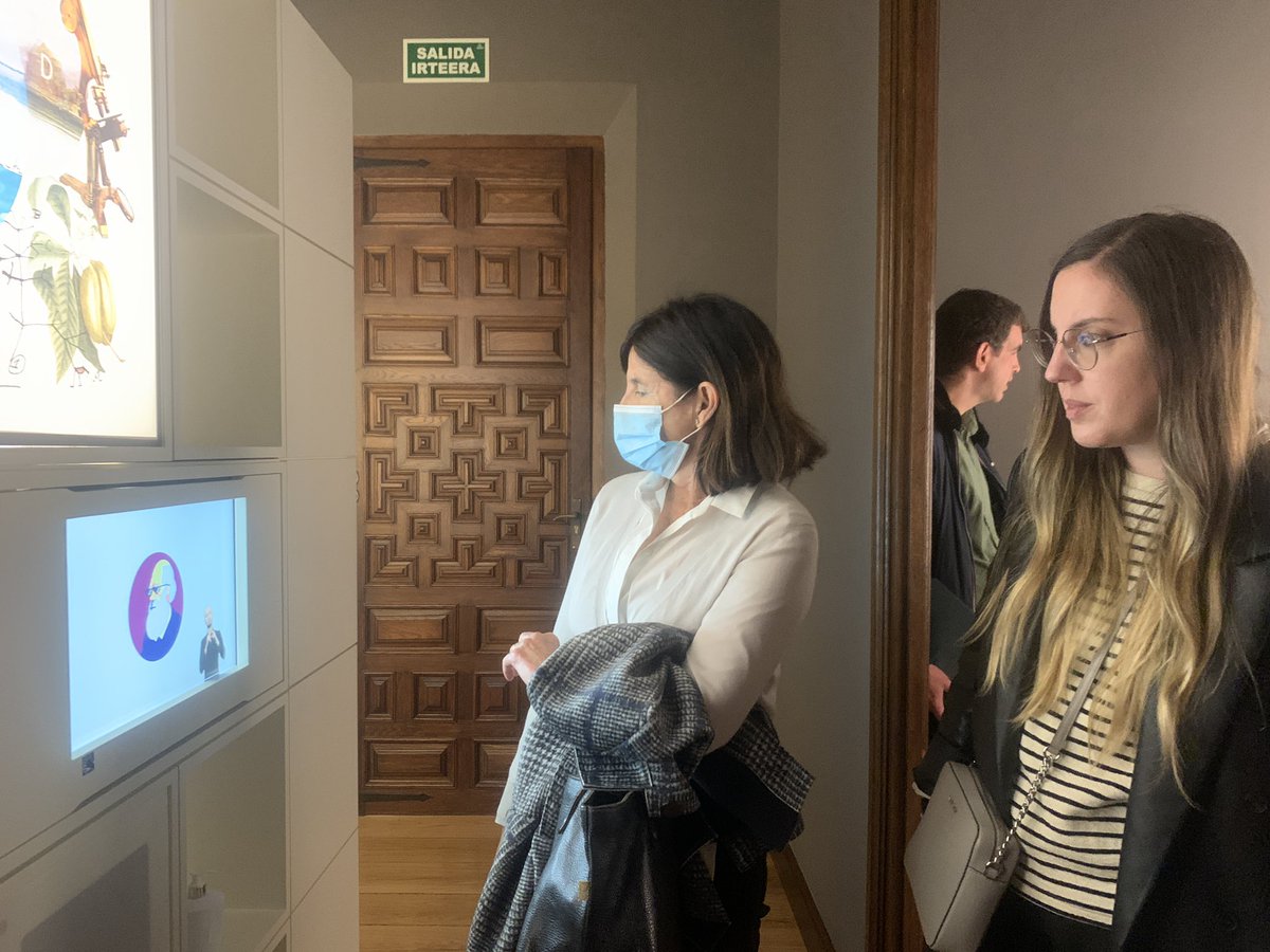 K6kultura's tweet photo. Gaur kudeatzen dugun museoen Irisgarritasun lan taldearekin @BergaraMuseoa ra gerturatu gara. 

#Laboratorium ek pertsona gorrentzat egin duen lana ezagutu dugu eta #Aransgi k formakuntza bat eskaini digu 🦻

#GuztientzakoMuseoa #accesibilidad https://t.co/aPmOzQgdWR
