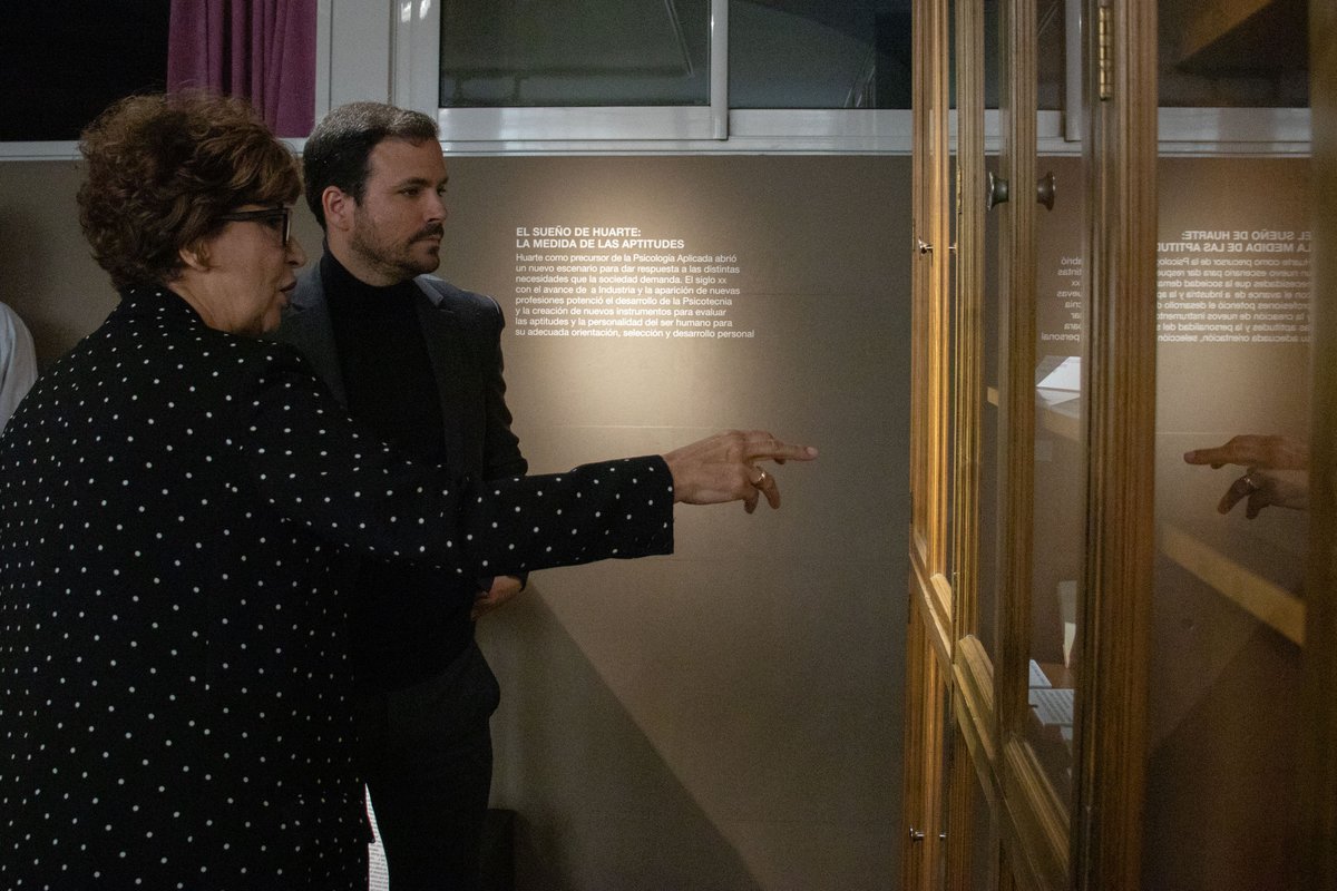 agarzon's tweet photo. Frente al modelo de ocio de las casas de apuestas, los juegos de mesa, además de entretener, son prácticas saludables.

Ha sido un placer participar en la inauguración de las jornadas de @UCM_psico sobre la utilización de recursos lúdicos en logopedia y psicología. https://t.co/wa4Vp9Gso2