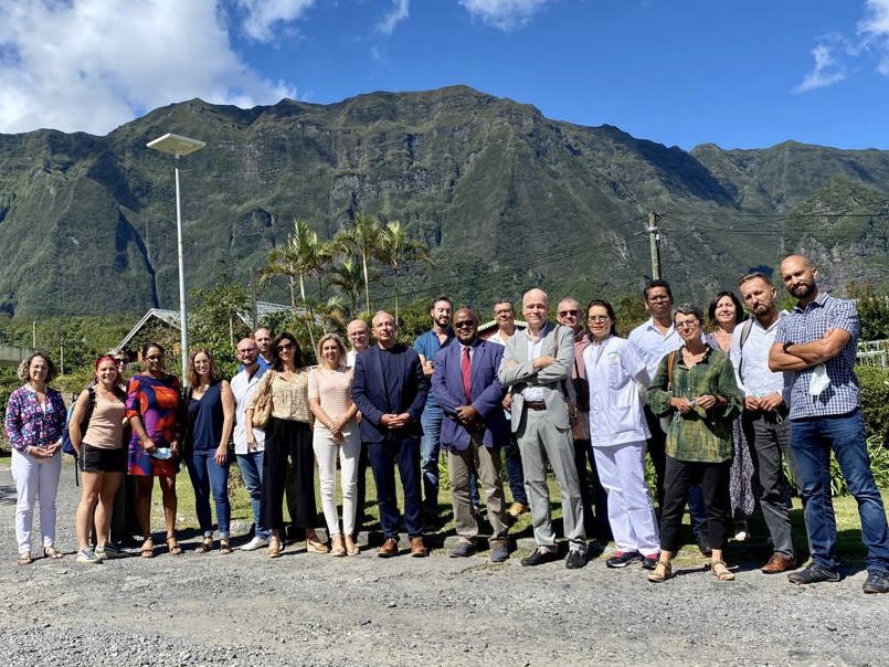 chudelareunion's tweet photo. Journée de travail intense et constructive ce mercredi sur le site hospitalier de Cilaos en présence du DGARS M. Gérard COTELLON, de M. le Maire Jacques TECHER, des équipes de direction, soignantes et médicales autour du projet de reconversion ambitieux du site. 
@DG_CHRU @laFHF https://t.co/Wlpm3vD8gf