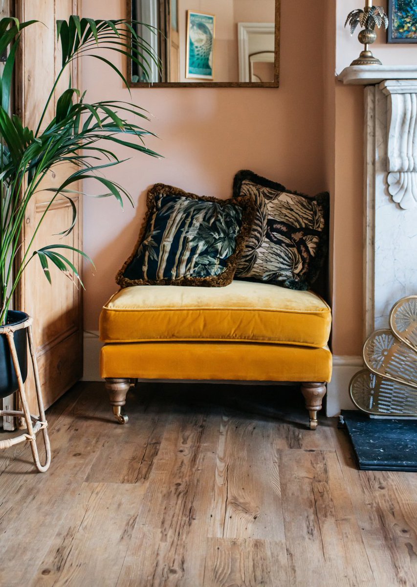 The weekend is in sight, so its time to relax in the comfort of your colourful home 💛

We love pairing colour with natural textures, which is why our MSeries collection is so popular for creating on-trend interiors. 

Featured floor - MSeries Coppice harveymaria.com/flooring/coppi…