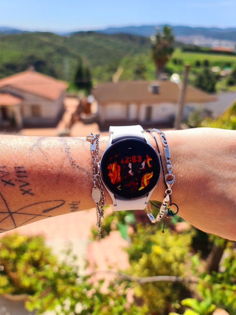 Gina1899's tweet photo. What time is it?
The @MomochiNinja time 🥷🏻🔥 

#ElrondNFT #NFTCommunity #NFTCollection #Elrond #NFT #Samsung #BeatrixKiddo #NinjaCollection https://t.co/KxDXbeGz79