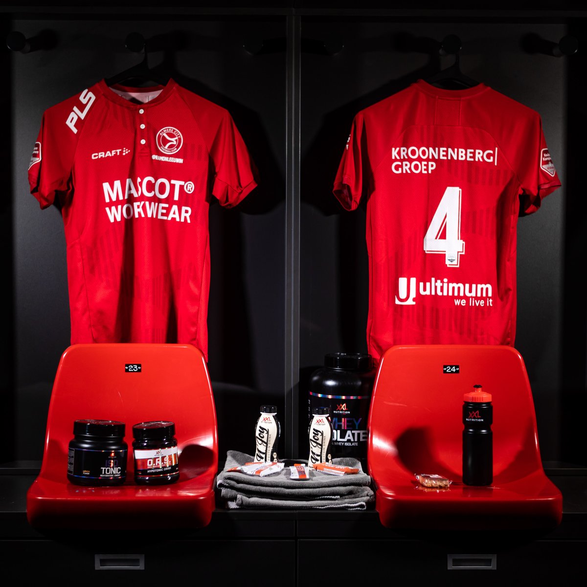 AlmereCityFC's tweet photo. Klaar voor vanavond, dankzij @XXLNutritionSwe ๐ช
๐ธ Kristian Krijgsman / Calina inc
#almjaz #UltimateStretch https://t.co/NlmMhHX9WR