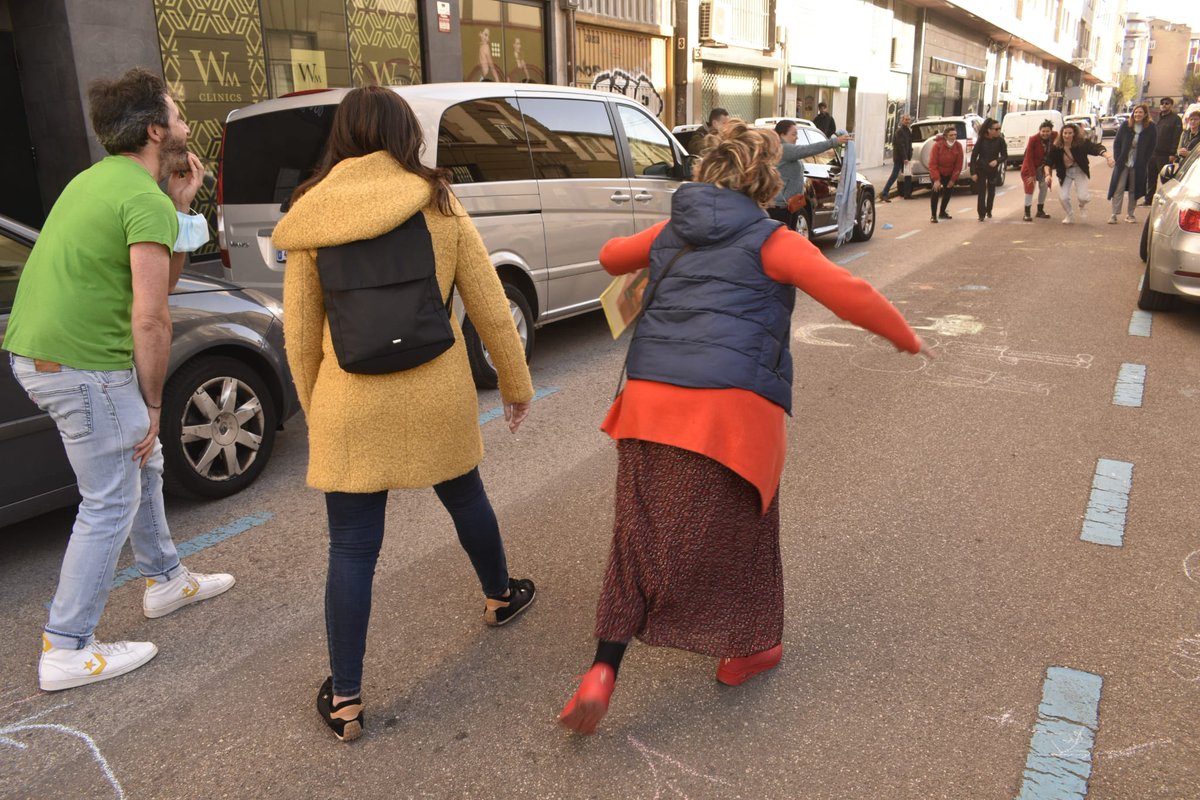 Más imágenes de esta #RevueltaEscolar en Burgos, éstas nos llegan desde el CEIP Vadillos. ¡Enhorabuena  al AMPA Cid Campeador por la iniciativa!
#CallesAbiertasParaLaInfancia 
#StreetsForKids