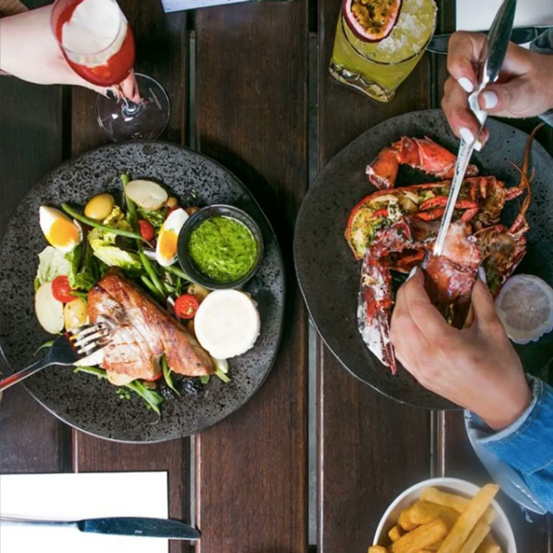 Lunch al fresco! 🐟

#fishrestaurants #takeaways #delivery #londonfoodie #londonrestaurants #seafood #freshseafood #fishrestaurant #london #seafoodlove #freshfood #UK #boroughmarket
