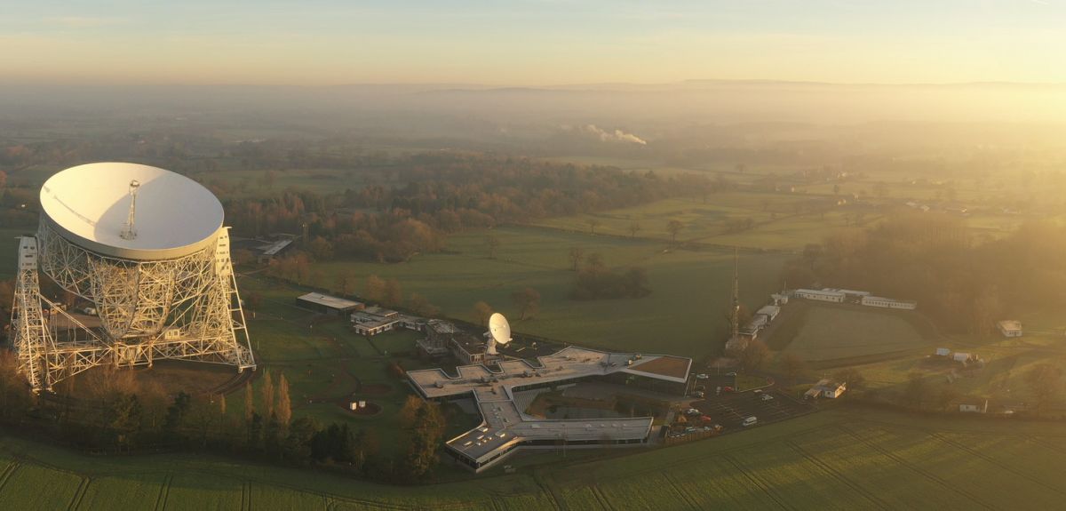 oxengsci's tweet photo. More than £15m has been awarded to 6 UK universities and laboratories for work on what will be the world’s largest radio telescope. @UniofOxford will work on software & computer hardware for the #SquareKilometreArrayObservatory https://t.co/oVzaA0ivlk
#InternationalAstronomyDay https://t.co/Nln6nKsBsL