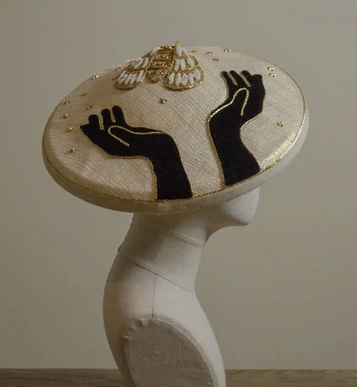 XTerrace's tweet photo. Mrs. Schiaparelli🖤 crafted by @morganandworth 🇬🇧 Discover more beautiful pieces like this from our new marketplace @thehatcircle  https://t.co/BRiv0pvpYt  💐 

#beige #hat #specialoccasion #hat #headpiece #widebrimhat https://t.co/6ylKS2M5V9