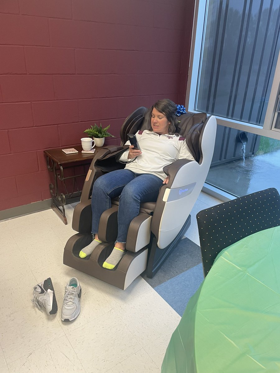 Abby Thompson tweet media