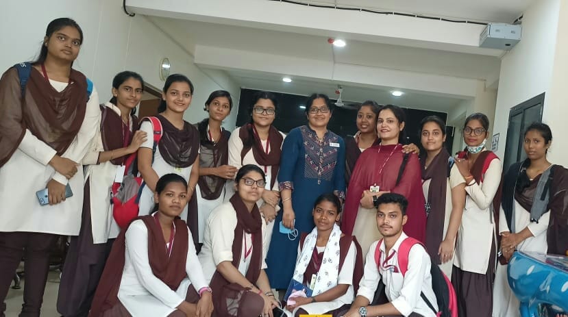 NISWASS1's tweet photo. Our students and interns from Psychology Department,  Utkal University visited State Institute For Empowerment Of Persons With Disabilities (SIEP) at Pokhariput. It was an inspiring visit for the young minds. In the picture, students with Ms. Lita Mishra. https://t.co/7deUNV6ylr