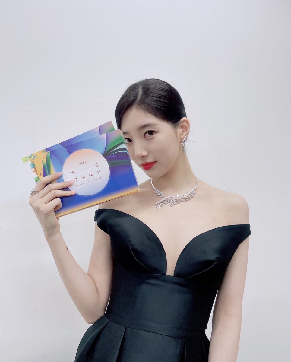 suzycontents tweet picture