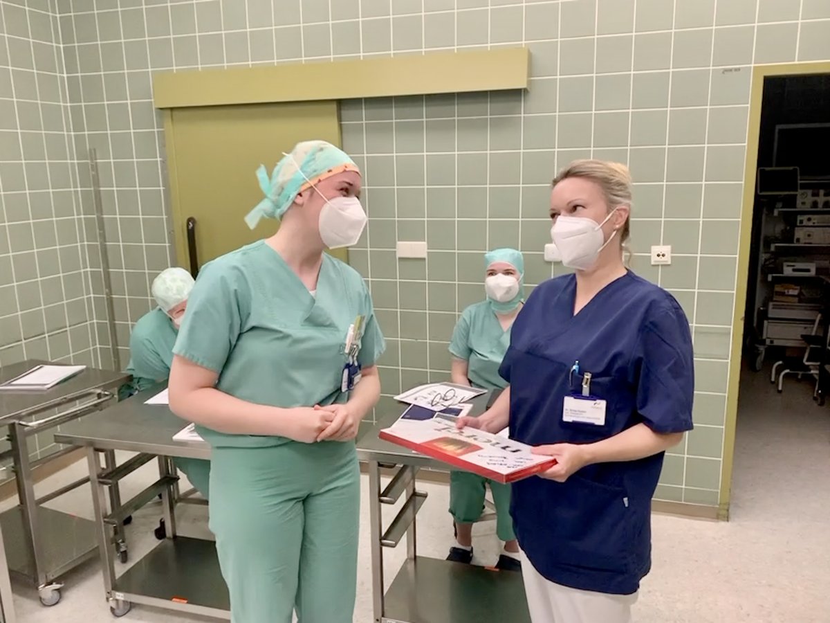 Wir können Ausbildung! Unterricht mal anders: Privatunterricht bei imland👨‍🎓👩‍🏫
Vielen Dank an unsere Leitende Oberärztin der Gynäkologie und Geburtshilfe Frau Dr. Keden, die sich die wertvolle Zeit genommen hat unsere OTA-Azubis  persönlich vor einer anstehenden Klausur zu schulen