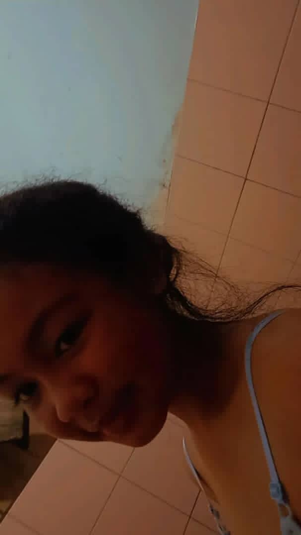 Calvin73961551's tweet photo. Hello geng tolong viralkn perempuan ni
1)ade gambar bogel
2)ade vd bogel
3)layan vc bogel
#minta jerr kalau nak no dia https://t.co/VA6ZaRZtGe