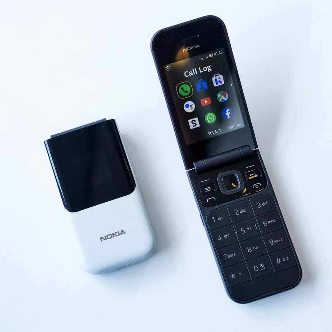 ChezMadre's tweet photo. Nokia à clapet disponible @chezlamadre ! 

Fonctionnalités: WhatsApp, Twitter, Google Maps,FaceBook, etc. 

Très facile à manipuler, très pratique comme “deuxième téléphone” !

Passe chercher pour toi !!! 🤩

☎️Contact: (+228) 92 600790 

#nokiaandroid #technology #TgTwittos https://t.co/vH2IhNcrFe